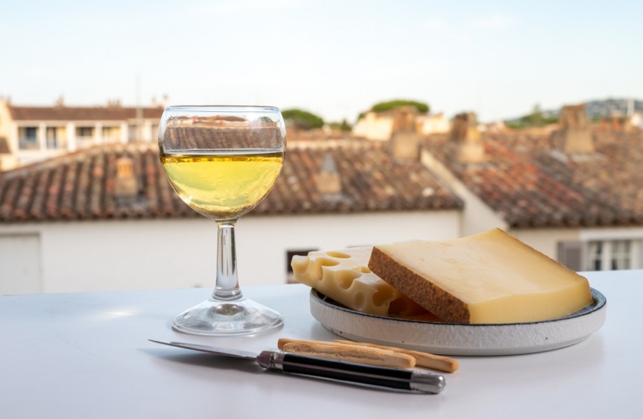 Le vin jaune du Jura : un vin qui s'accorde avec quoi ?