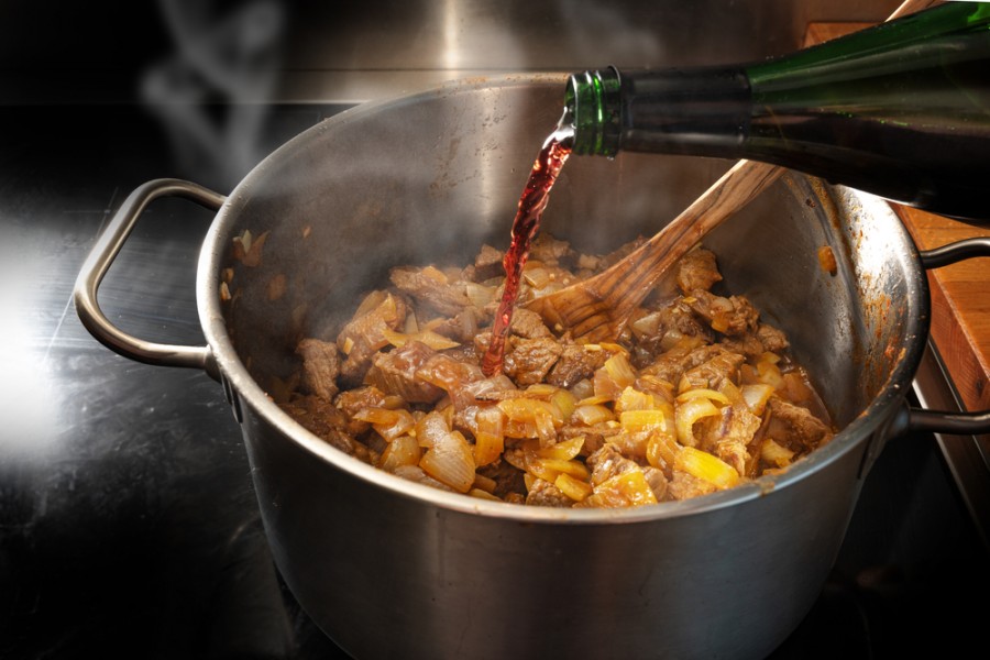 Vin pour daube : quel vin utiliser pour cuisiner ?